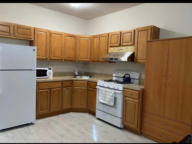 Primary Photo - 39 Tenafly Pl