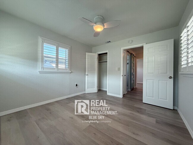 Building Photo - 4717 Floramar Terrace