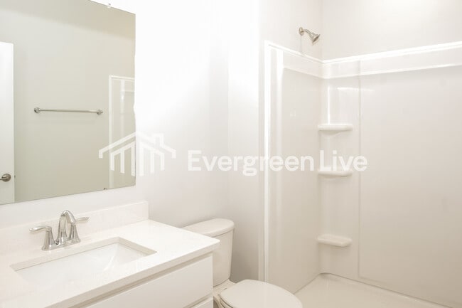 Building Photo - 106 Chain Bridge Circle