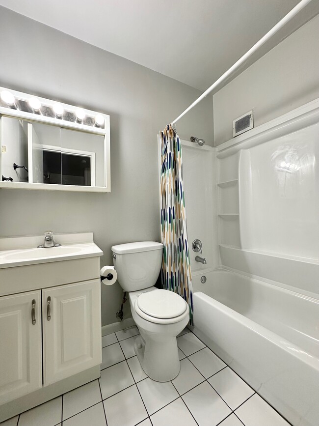 Building Photo - 306 Forder Rd