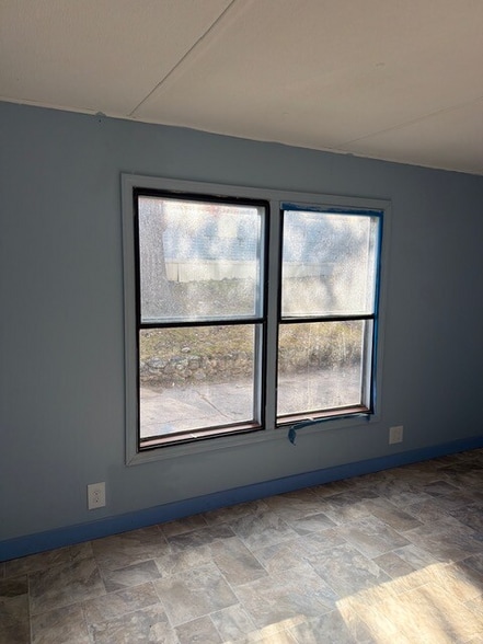 Building Photo - 1075 Sweeten Creek Rd