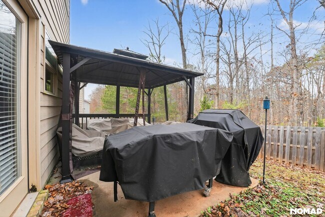 Building Photo - 1154 Paramount Dr