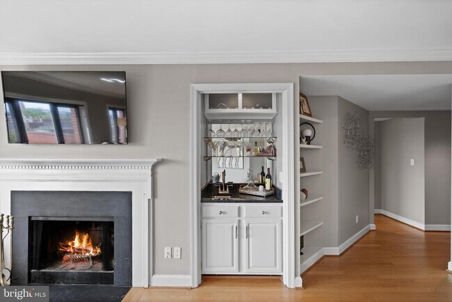 Building Photo - 1080 Wisconsin Ave NW