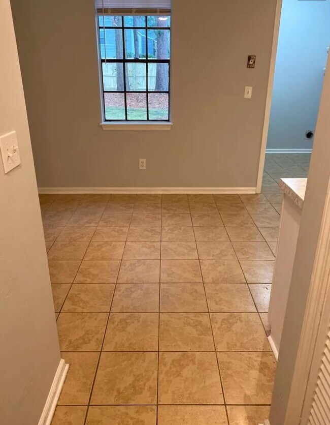 Building Photo - 111 Timber Ln