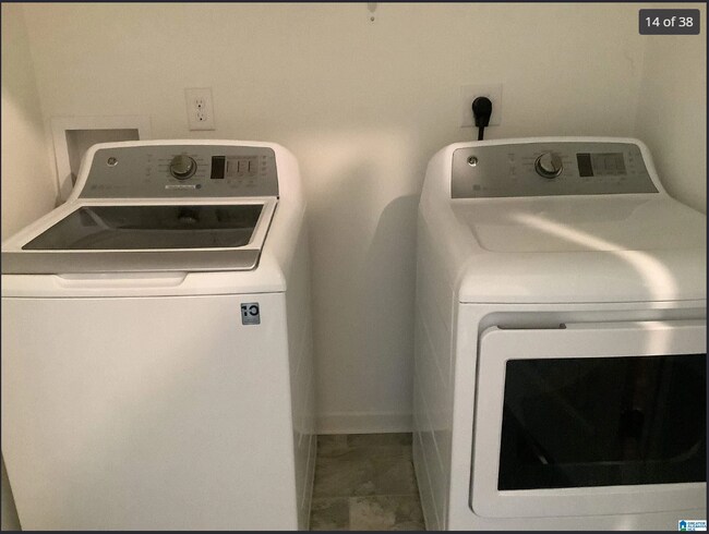 Building Photo - 516 Reading Ln