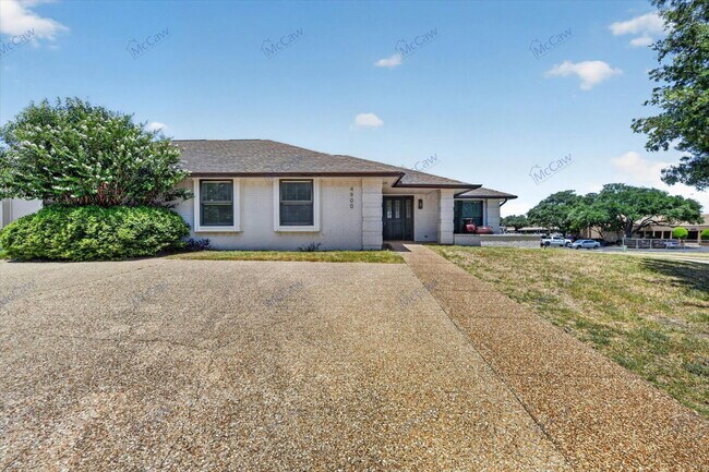 Building Photo - 4900 Ledgestone Dr