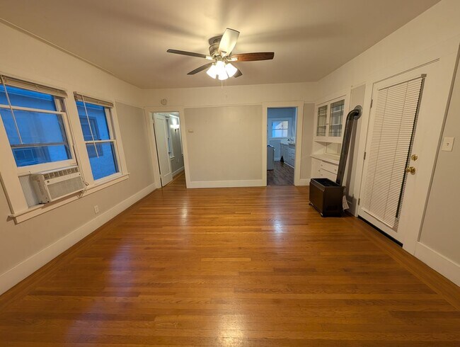 Building Photo - 92035th