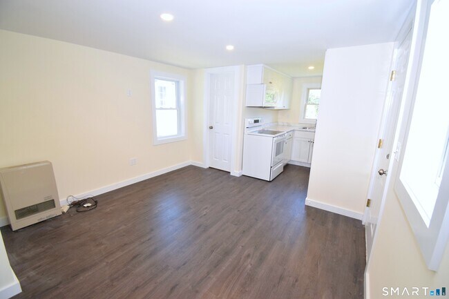 Building Photo - 37 Dudley Ln