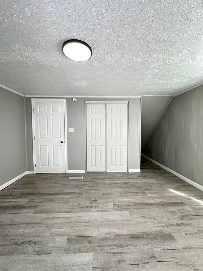 Building Photo - Fully Renovated 2 Bed / 2 Bath Home — Modern Finishes, Large Yard, Move-In Ready NOW!