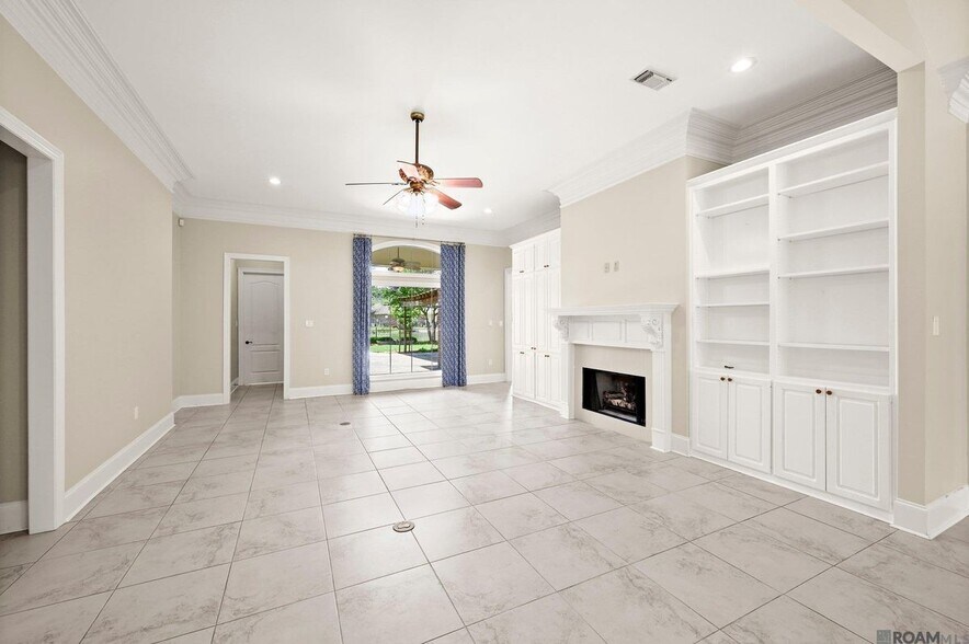 Building Photo - 19537 S Harrells Ferry Rd