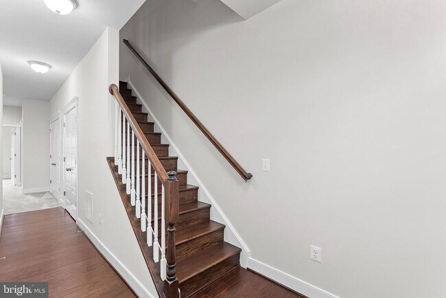 Building Photo - 207 Miles Hawk Terrace