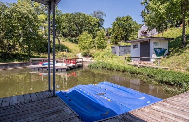Building Photo - Lotawana Lakehouse