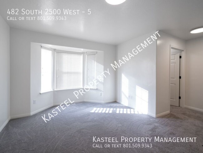 Building Photo - 482 S 2500 W