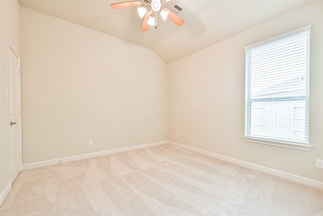 Building Photo - 12617 White Cove Dr