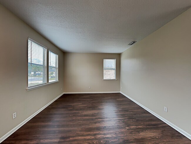 Building Photo - 2526 Britney Lakes Lane