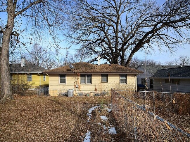 Building Photo - 7761 Highland St