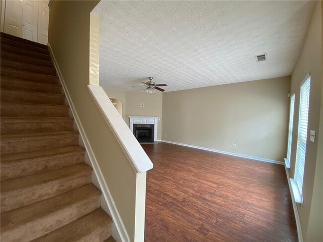 Building Photo - 646 Kenridge Dr
