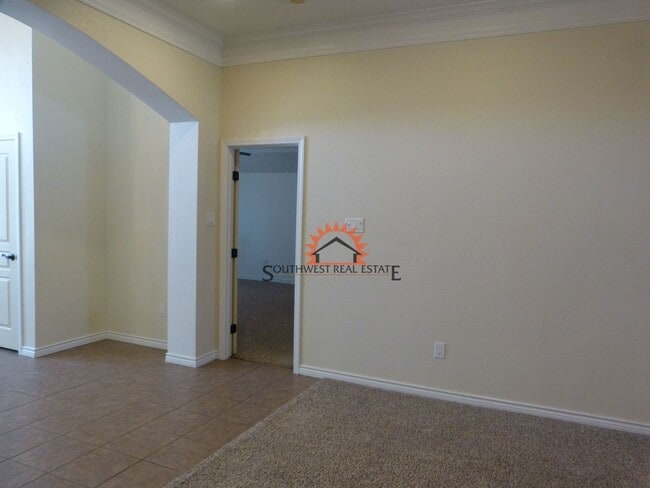 Building Photo - Stunning 4 bedroom 3 bath brick home with 5 car garage!