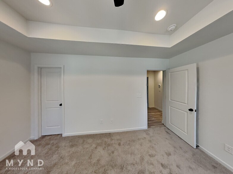 Building Photo - 8019 Pleasant Grove Rd