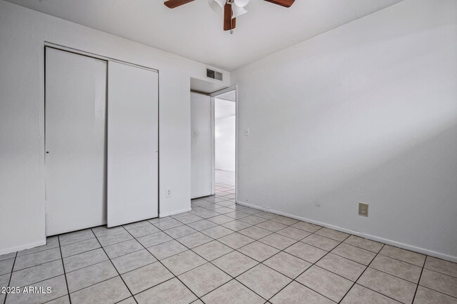 Building Photo - 555 S Bellview