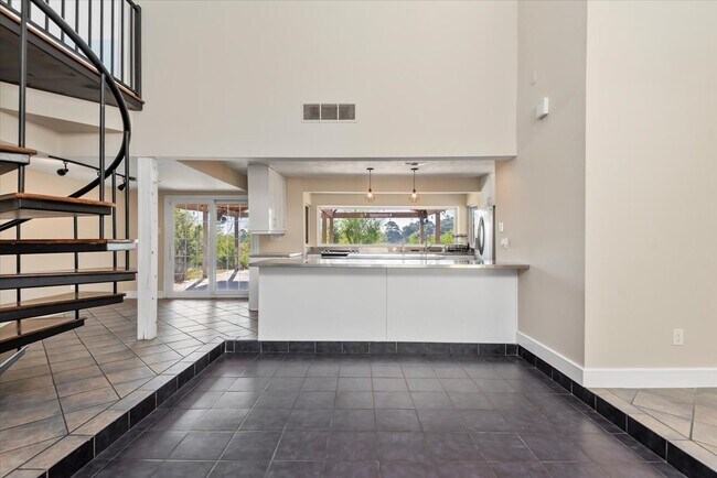 Building Photo - 6003 Long Leaf Dr