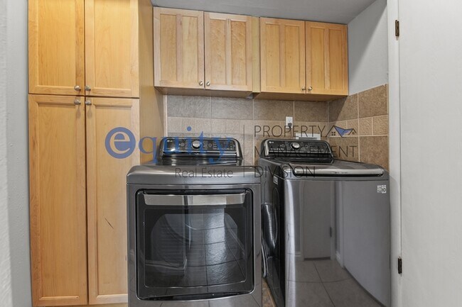 Building Photo - 1808 W Homestead Farms Ln