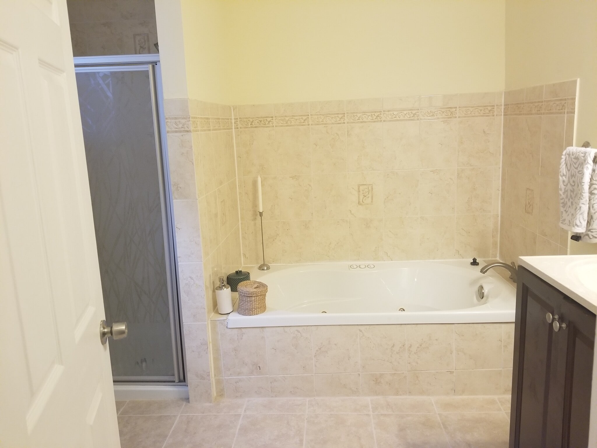 Master bathroom - 4937 Chancellor St