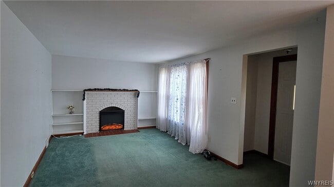 Building Photo - 1 Cresthaven Dr