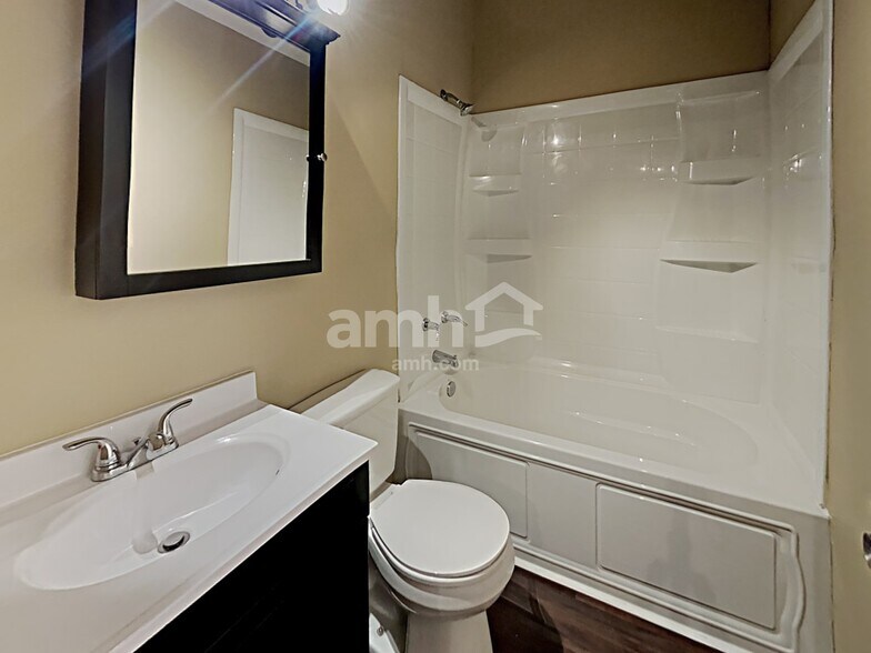 Building Photo - 1642 Zurich Dr