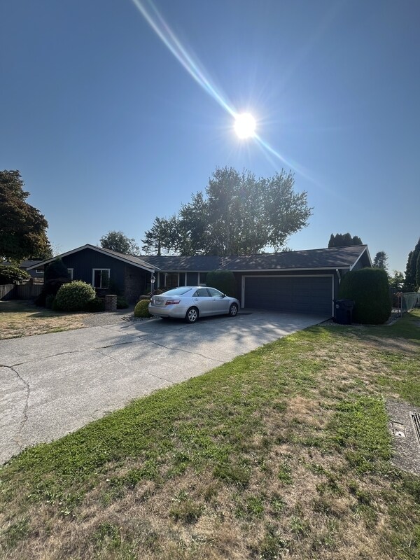 Building Photo - 841 Garden Dr