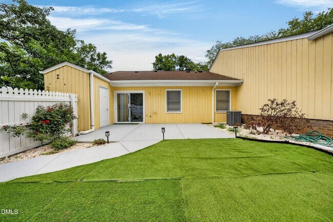 Building Photo - 112 Poppy Trail