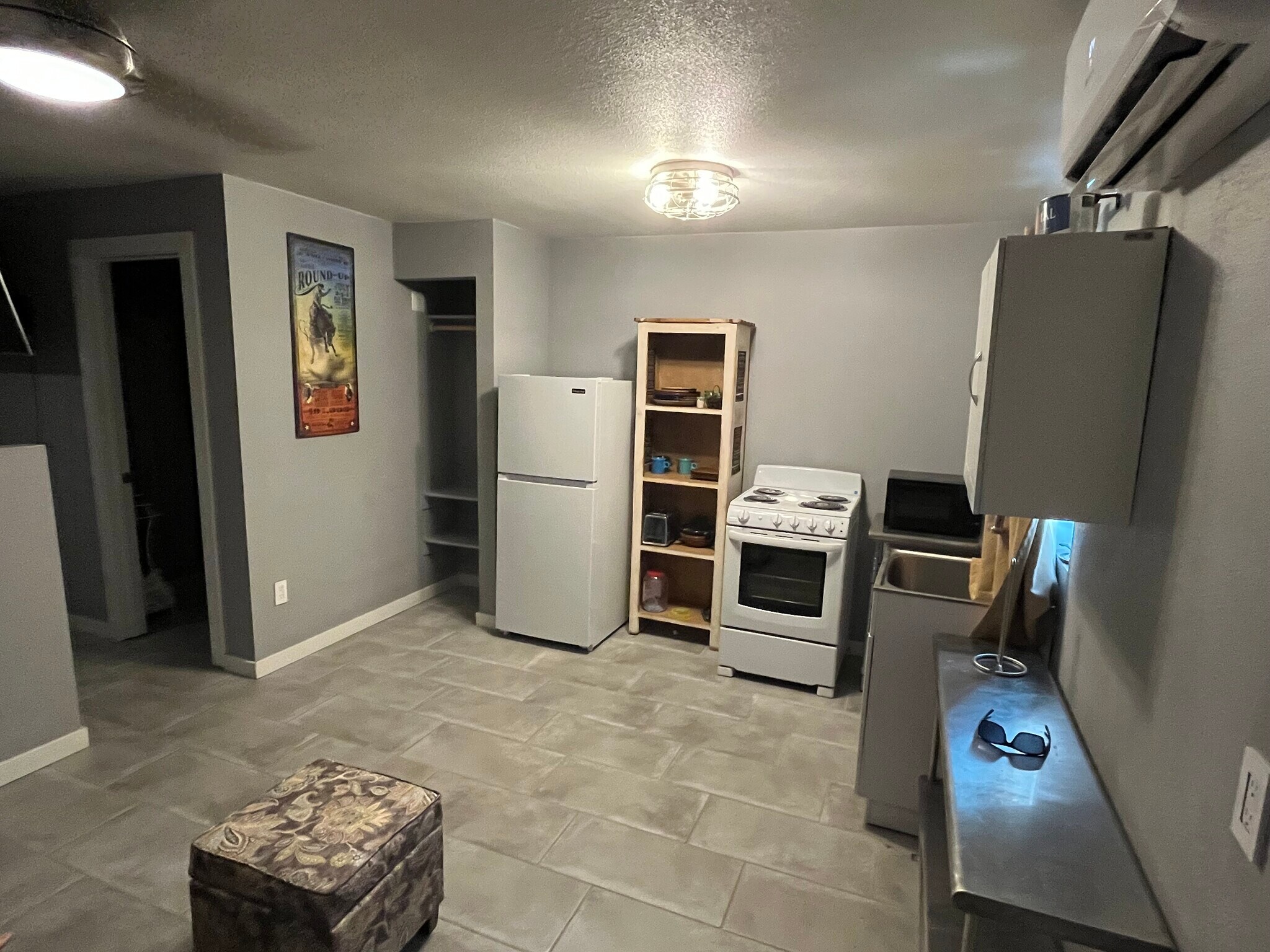 Building Photo - 496 W Mohave St