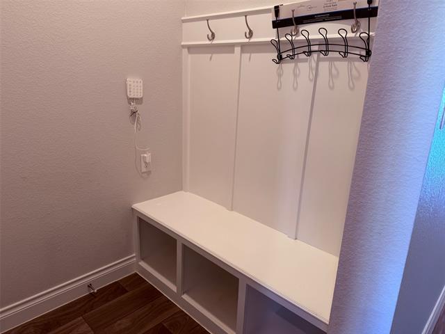 Building Photo - 2421 Stella Ln