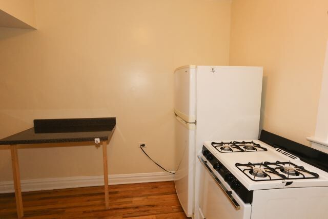 Building Photo - 632 W Aldine Ave