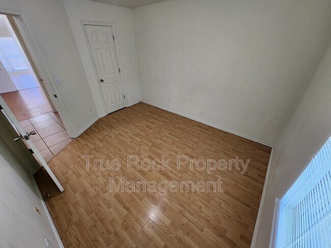 Building Photo - 1418 S Mississippi Ave