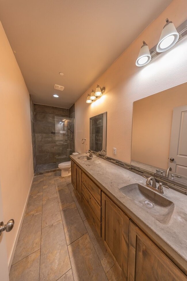 Building Photo - 3 bedroom home in Ridgefield w/ AC - Built...
