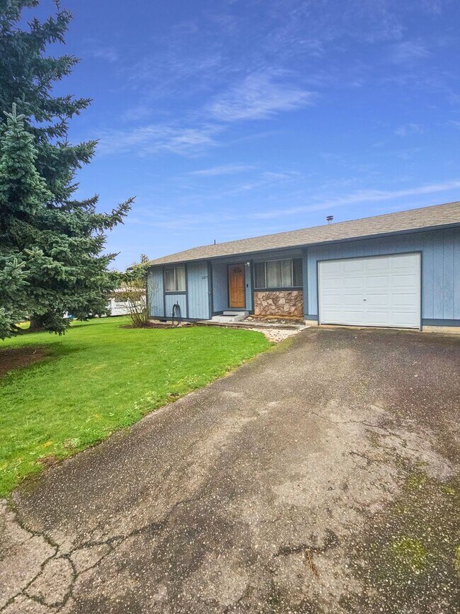 Building Photo - 2bed/1bath Edgewood Duplex*****COMING SOON***