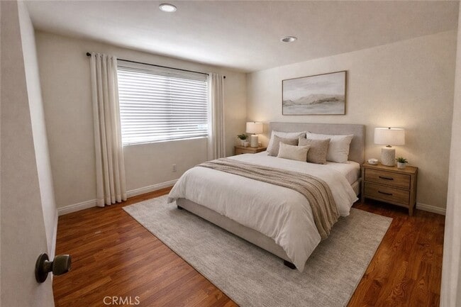 Building Photo - 18562 Stare St