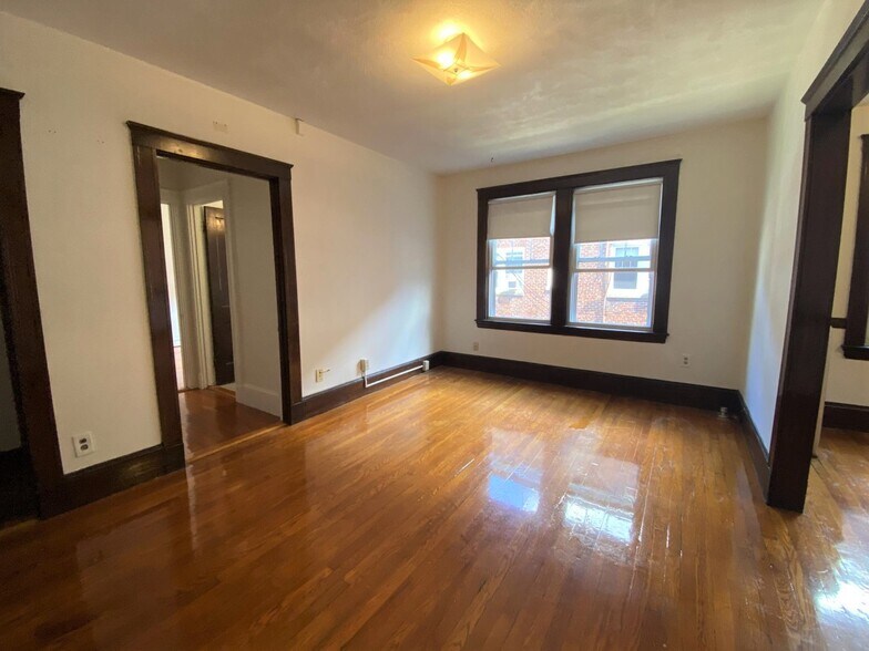 Building Photo - 152 Summer St