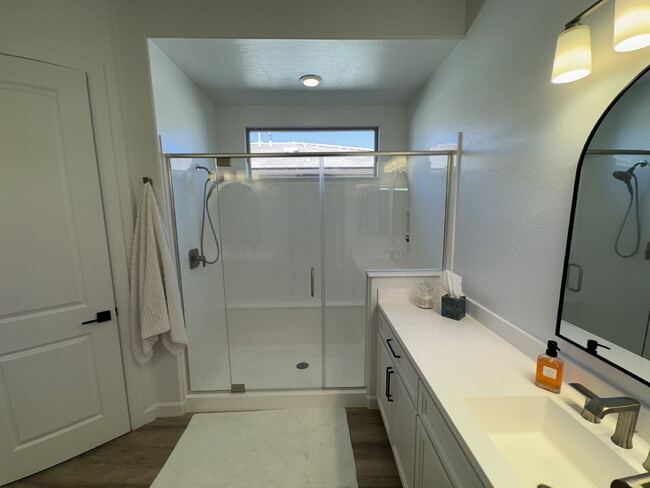 Building Photo - 120 E Iloca Ln