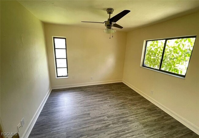 Building Photo - 919 SE 21st Ln