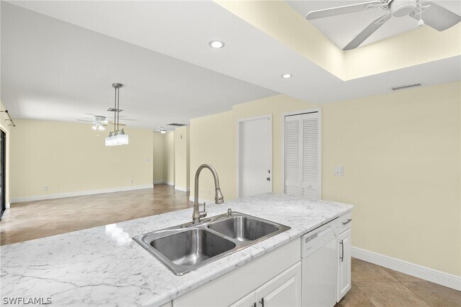 Building Photo - 3212 SE 1st Ct