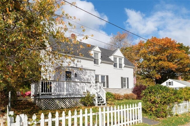 Building Photo - Winter Rental, Spacious Coastal Retreat Ju...