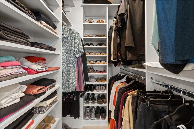 Building Photo - 1830 Radius Dr