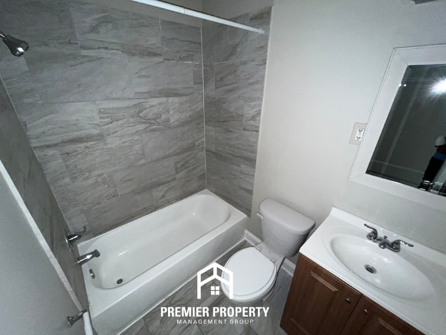 Building Photo - 5605 Loch Lomond Rd