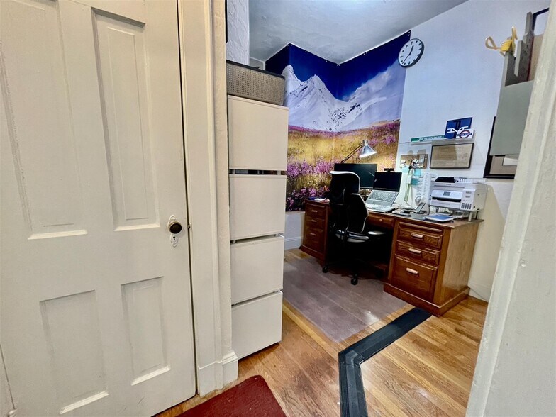 Building Photo - 71 Martin St