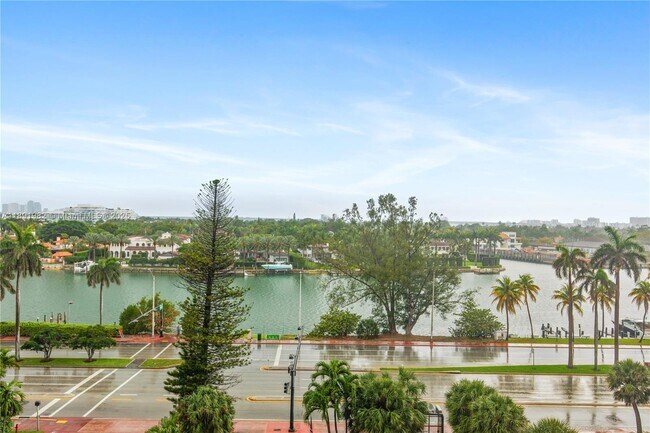 Building Photo - 4925 Collins Ave