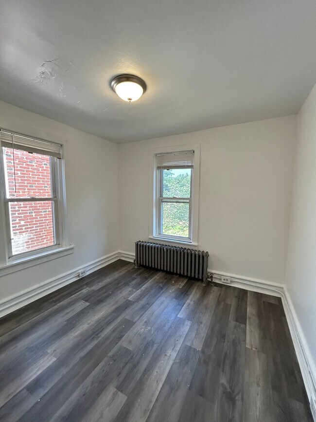 Building Photo - 1243 Dayton St