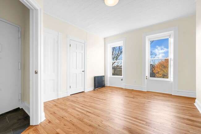 Building Photo - 140 5th Ave