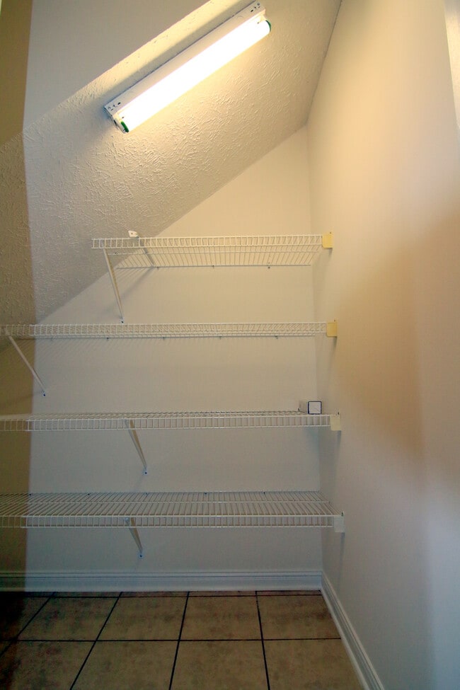 Building Photo - 2123 Moonlite Ct